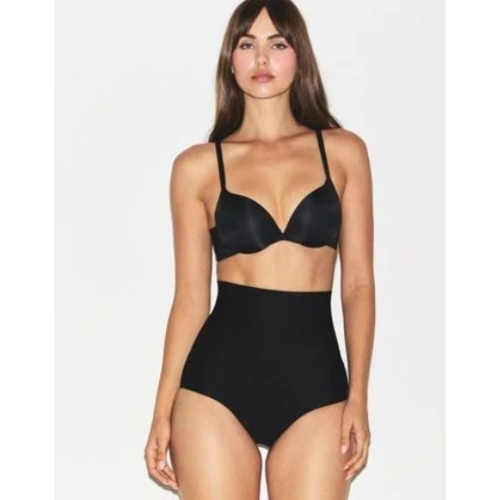 NWT SKIMS Body Core Sculpt Butt Lifting Brief Onyx Black Size S Shapewear